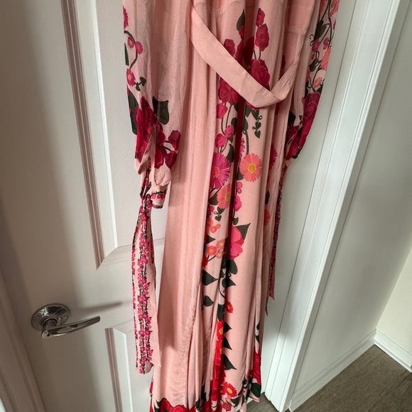 Farm Rio: HEART IVY SCARF LIGHT PINK MAXI DRESS - Picture 3 of 11